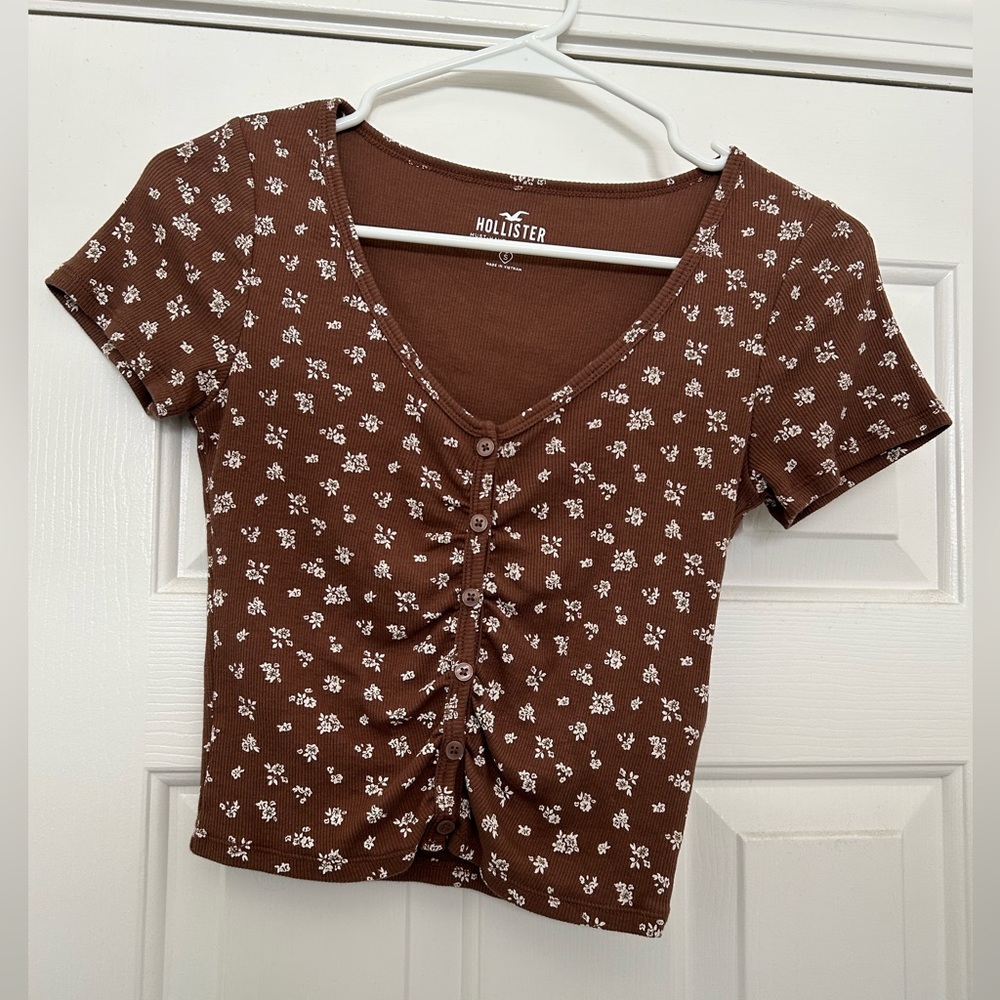 Hollister Cropped Brown Floral Top
